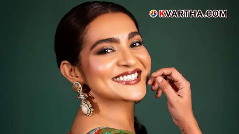 Actress Parvathy Thiruvothu from her upcoming movie&nbsp;