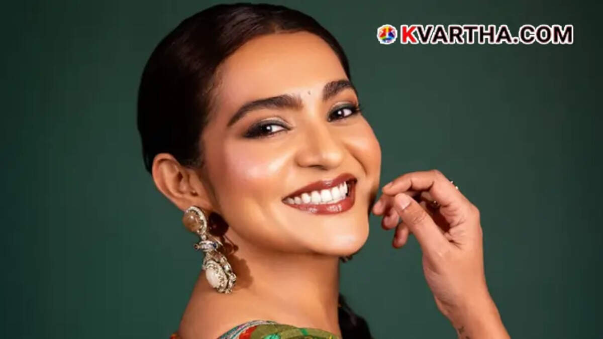 Actress Parvathy Thiruvothu from her upcoming movie&nbsp;