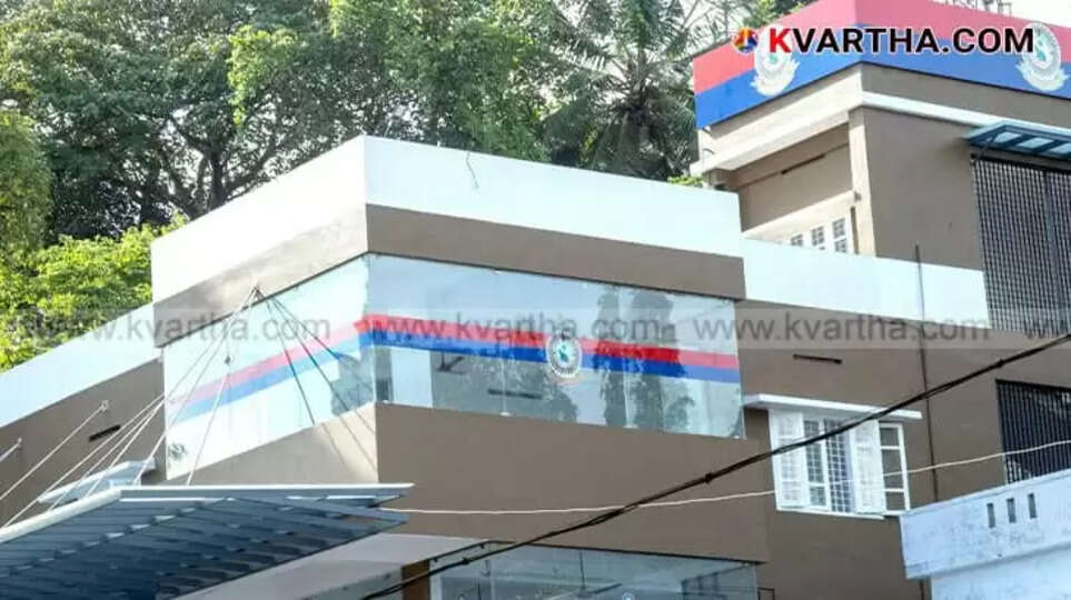 19-Year-Old Arrested for Stealing Car to Roam with Girlfriend, Changed Vehicle Appearance