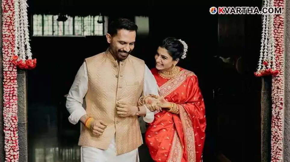 Samantha Ruth Prabhu in red saree with Raj Nidimoru after marriage.