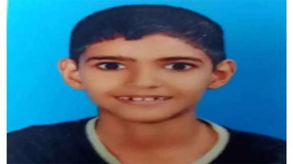 Kannur, goods train, accident, child death, Pappinisseri, railway tracks, tragedy, Kerala, India