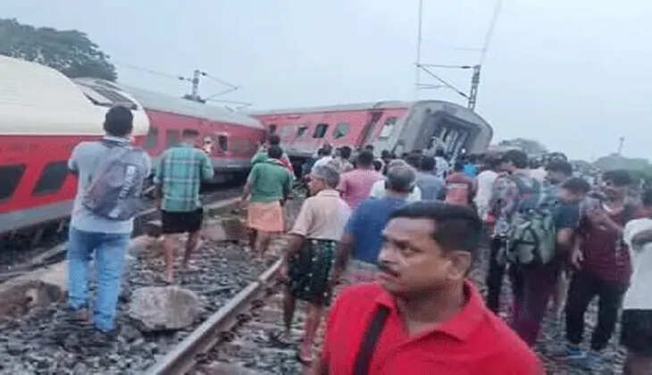 Train Derailment Near Jamshedpur Causes Deaths and Disruptions