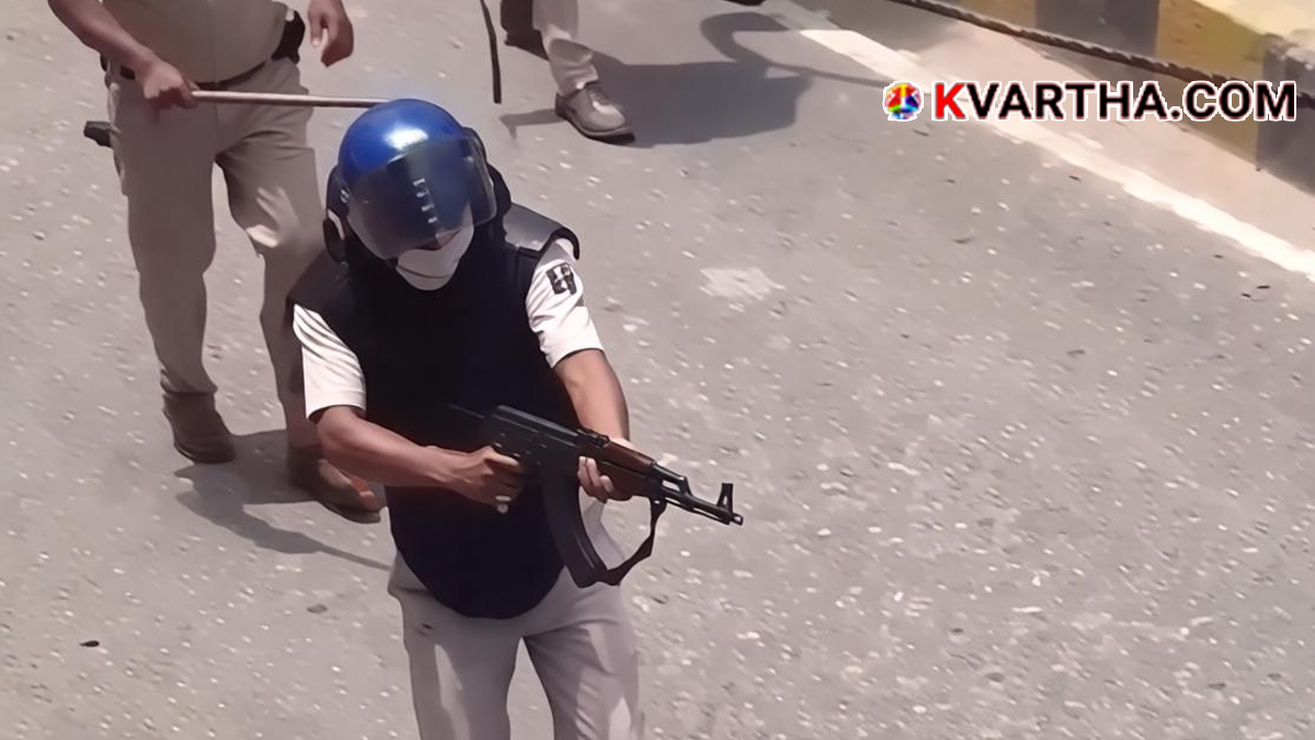  Bihar police constable firing AK 47 during protest