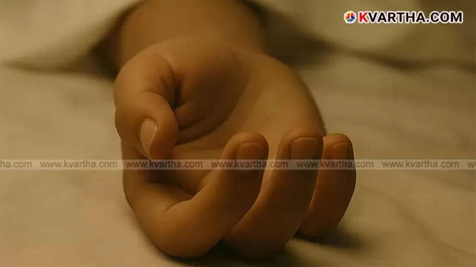 A man found dead with his throat slit inside a lodge room in Beypore.