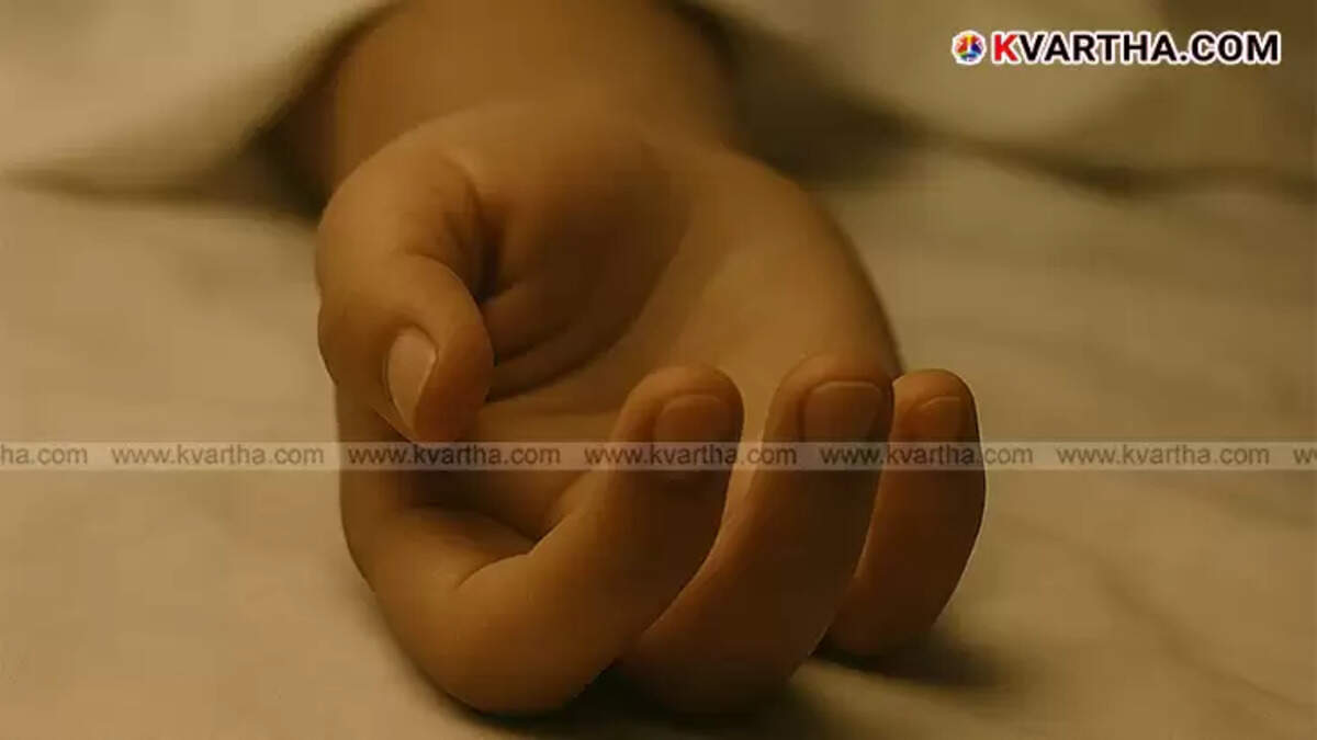 A man found dead with his throat slit inside a lodge room in Beypore.