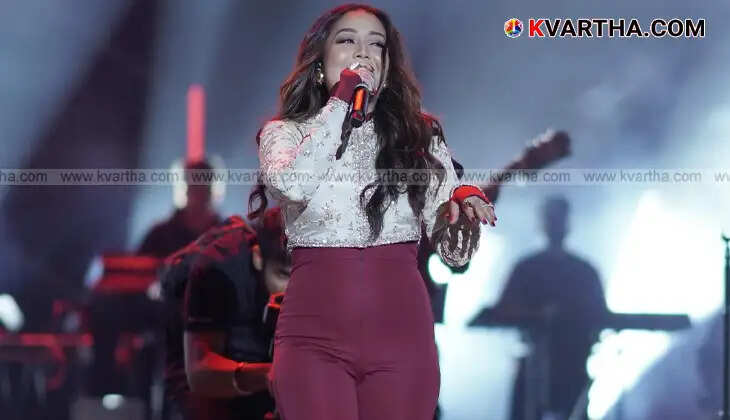 Neha Kakkar Breaks Down on Stage After Late Arrival, Faces Criticism for 'Drama'
