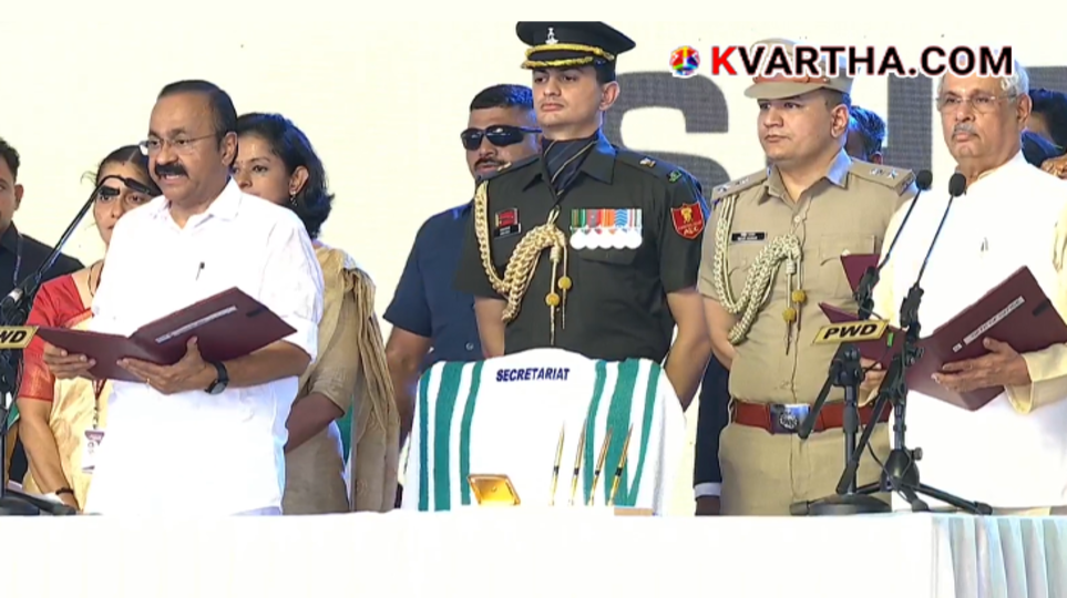 Governor Rajendra Arlekar administering the official oath of office to the 13th Chief Minister of Kerala, V.D. Satheesan, at Raj Bhavan.