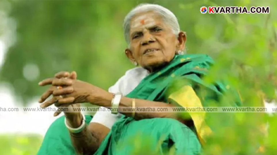 Padma Shri Saalumarada Thimmakka smiling.