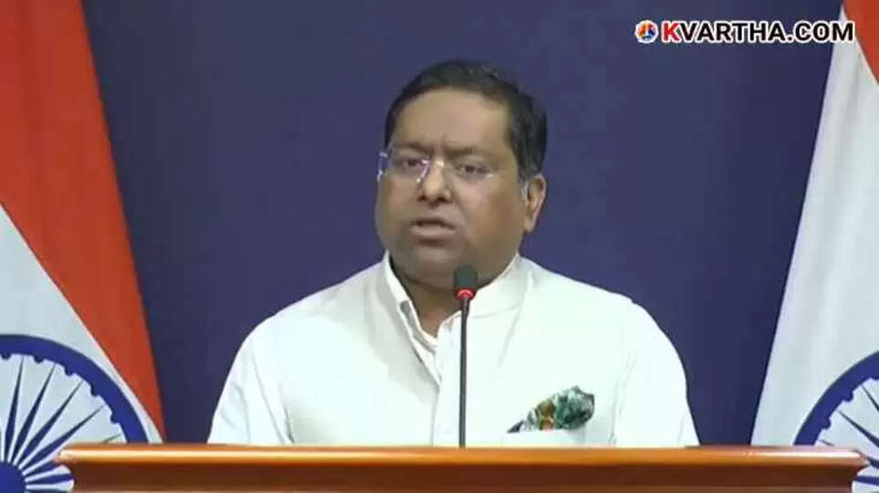 Indian MEA Spokesperson Randhir Jaiswal speaking to the press.