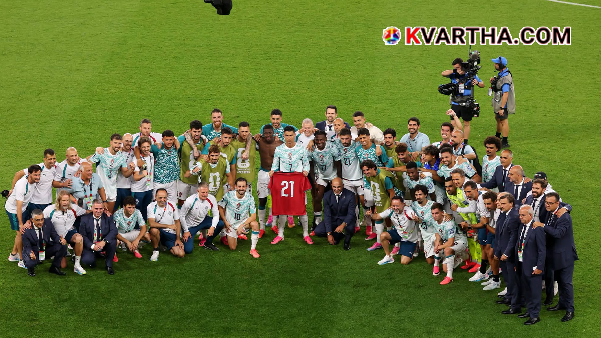 Cristiano Ronaldo wearing the number 21 jersey
