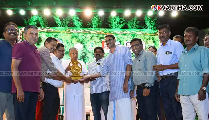 Kerala CM Pinarayi Vijayan at the Pachathuruthu awards ceremony.