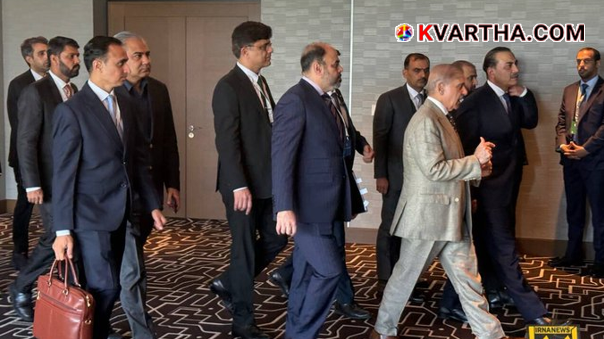  Iran and US delegation representatives at the peace talks.