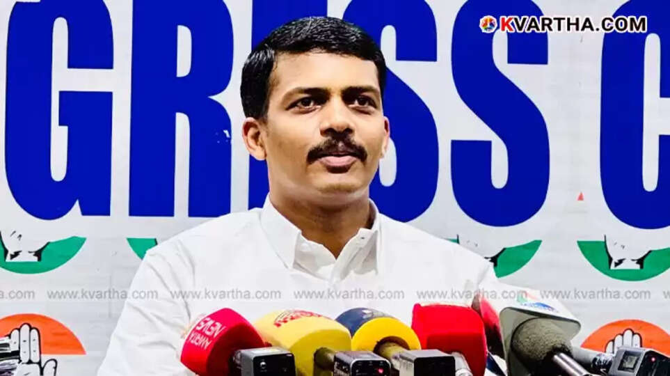 KSU State Vice President P. Muhammad Shammas addressing a press conference.