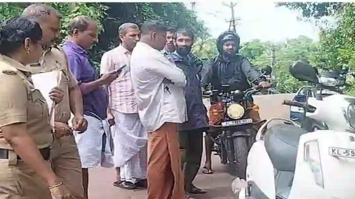 Youth from Kannur was abducted in a car by a gang from Panathur during a scooter ride, Kannur, News, Abducted, Scooter, Car, Financial Crisis, Police, Probe, Complaint, Kerala News