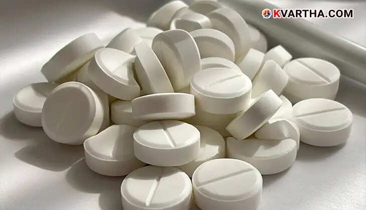 Close-up of paracetamol tablets.