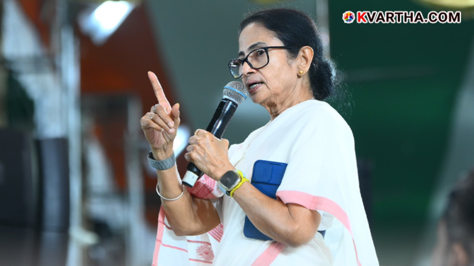 West Bengal CM Mamata Banerjee speaking at a public gathering in Kolkata