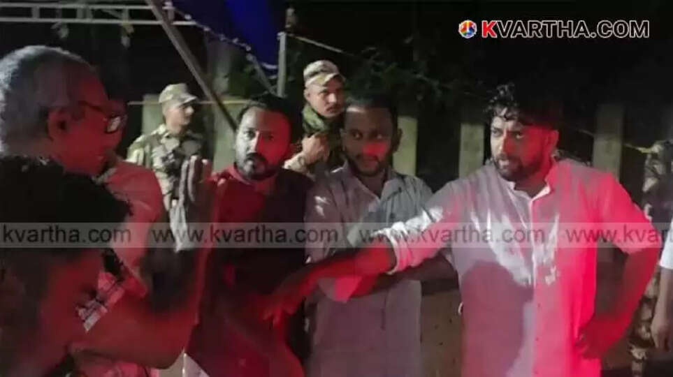 Election Commission Seeks Report on Complaint Against MP Shafi Parambil and MLA Rahul Mankootathil for Allegedly Threatening Officials During Vehicle Check