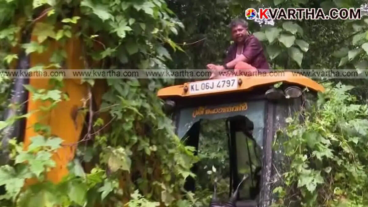 Adivasi youth threatens suicide as Kerala Forest Dept holds seized earthmover for 5 years over ₹500 loss