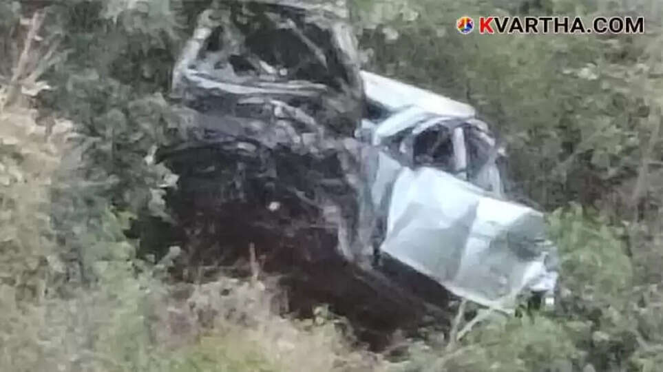 Six Devotees from Niphad Taluk Die as Car Plunges 600 Feet into Gorge in Nashik PM Modi and CM Devendra Fadnavis Announce ₹5 Lakh Relief