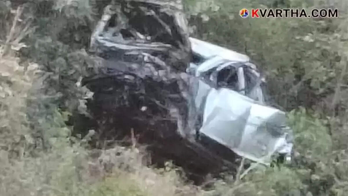 Six Devotees from Niphad Taluk Die as Car Plunges 600 Feet into Gorge in Nashik PM Modi and CM Devendra Fadnavis Announce ₹5 Lakh Relief