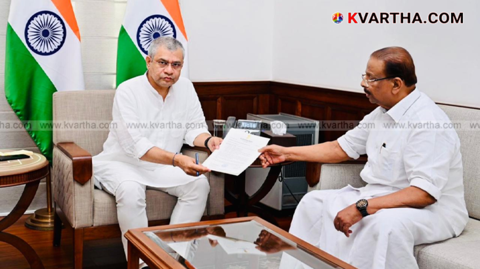 K. Sudhakaran MP meeting with Union Railway Minister Ashwini Vaishnaw.