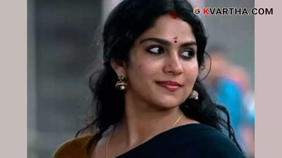 Actress Swasika Vijay Responds to Critics; 'I Got Married to Wear Sindoor'