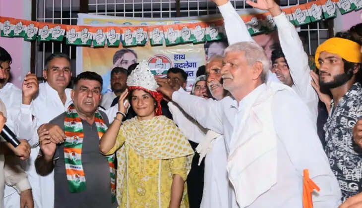 (Vinesh Phogat campaigning in Haryana)