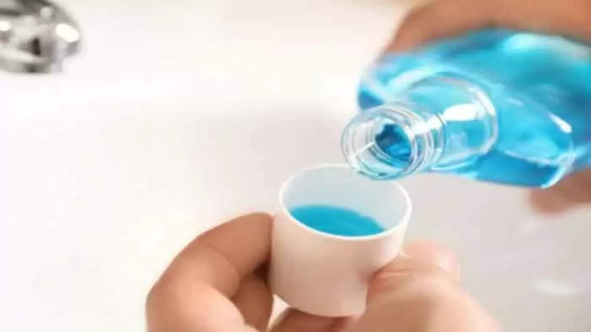 Mouthwash may increase the risk of gum disease, cancers: Study&nbsp;