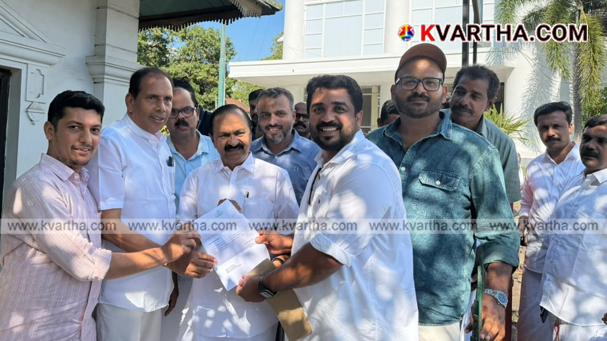Representational image reflecting Dubai KMCC submitting memorandum to Chief Minister VD Satheesan