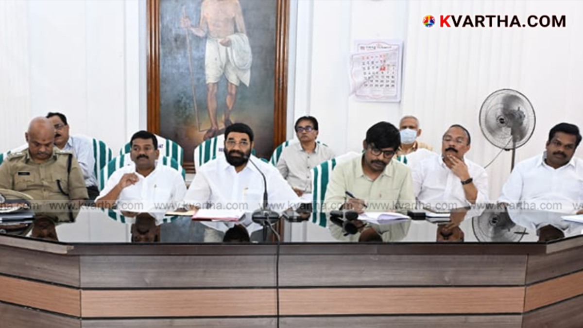 Minister V N Vasavan addressing Sabarimala review meeting