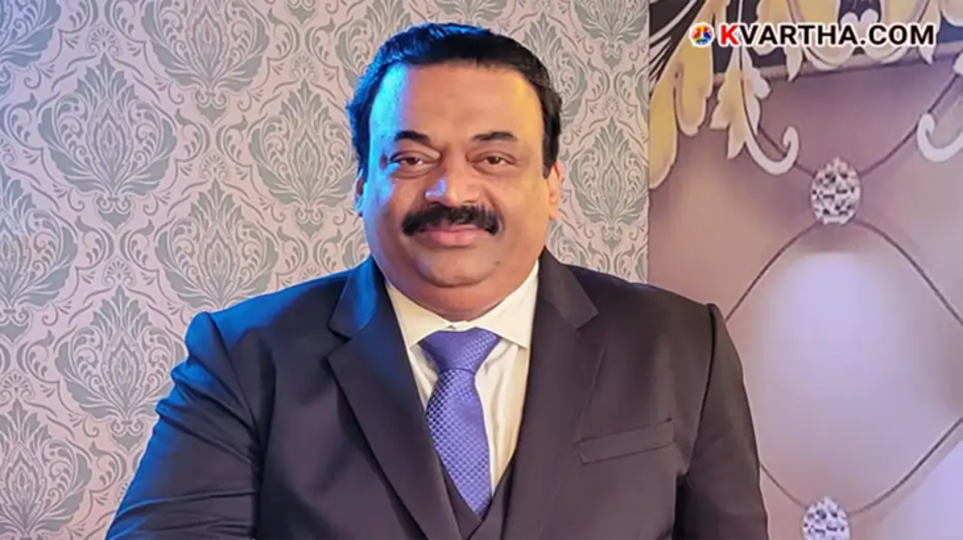 Portrait of C.J. Roy, founder of Confident Group.