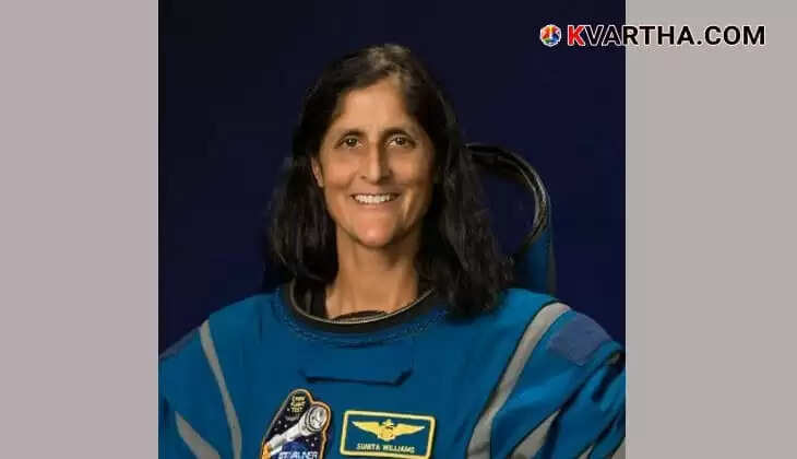 Astronaut Sunita Williams floating in the International Space Station
