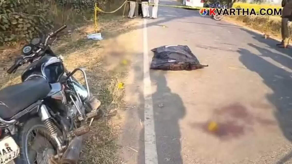 25 year old Man Fires at 18 year old girl Student and Died in UP Sambhal