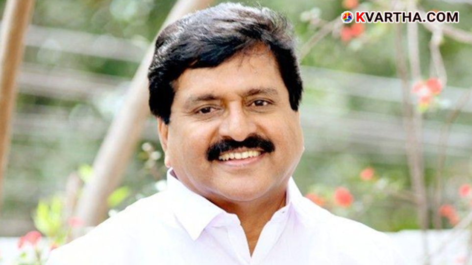 Former Kerala Minister V.S. Sivakumar speaking to media regarding the Vigilance clean chit.