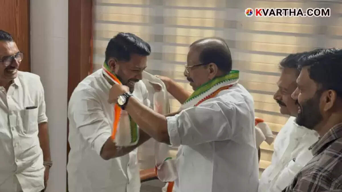  Shafi Parambil and K. Sudhakaran during their meeting.