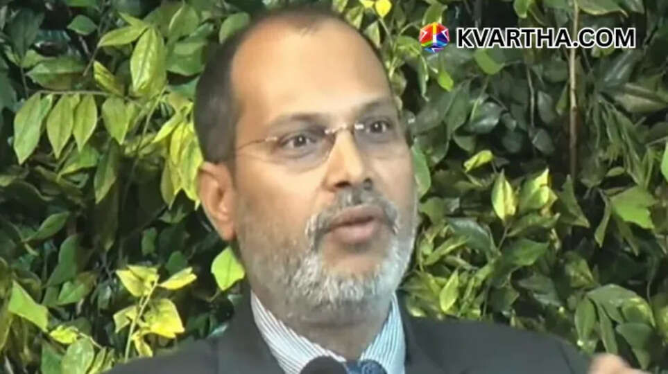 Kuldeep Narayan MoHUA Joint Secretary addressing NAREDCO conclave