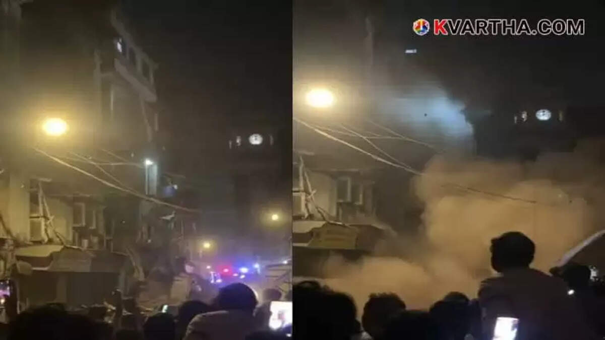Five-storey building collapses in Mumbai&rsquo;s Dongri, search operations on | VIDEO