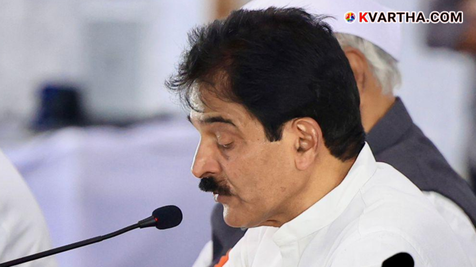 KC Venugopal MP addressing a public gathering regarding healthcare issues