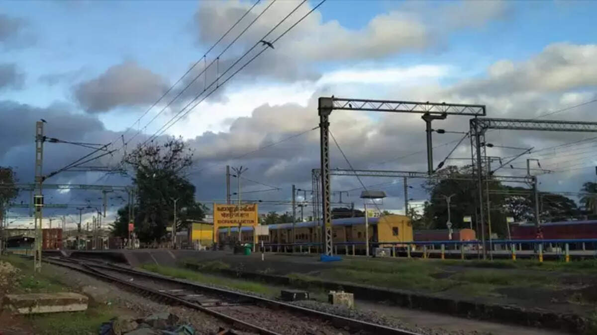 Train Accident Kills Four Sanitation Workers: Investigation Ongoing