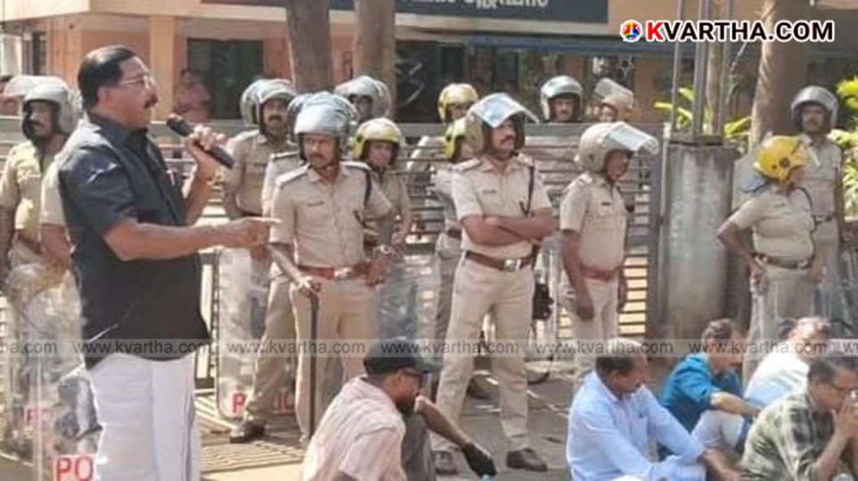 Protest march towards Taliparamba police station