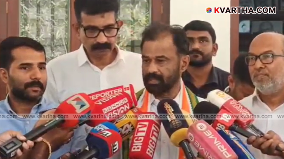 Adv. T.O. Mohanan meeting K. Sudhakaran MP at Nadal residence.