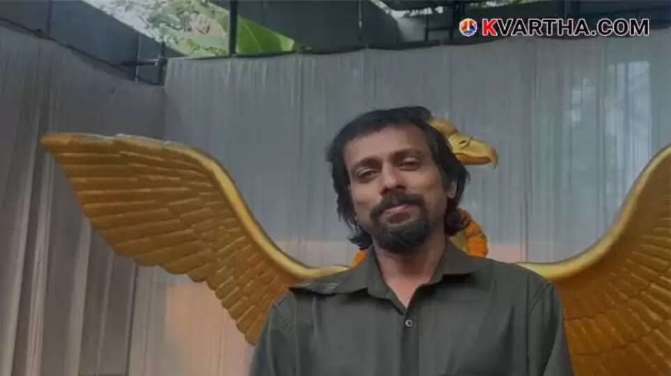 Unni Kanayi Creates History Again; Manjulal Garuda Sculpture Dedicated at Guruvayur