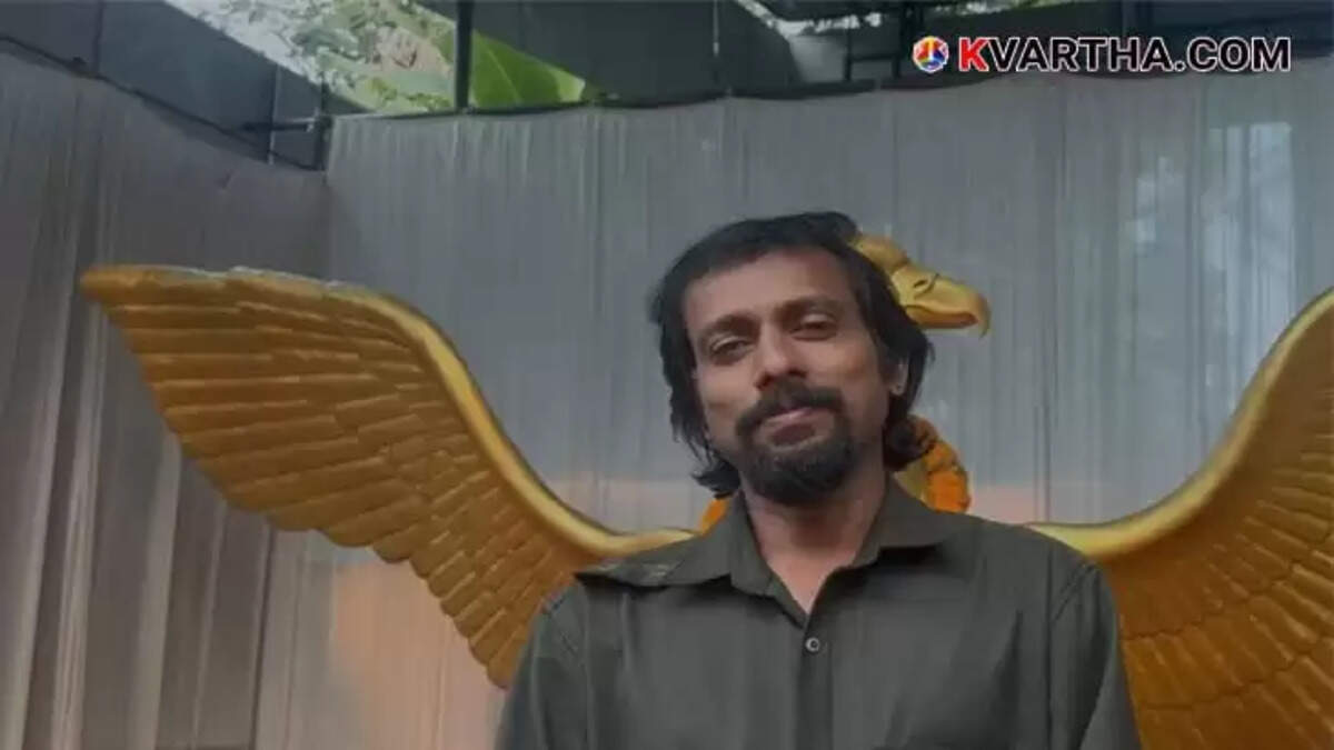 Unni Kanayi Creates History Again; Manjulal Garuda Sculpture Dedicated at Guruvayur