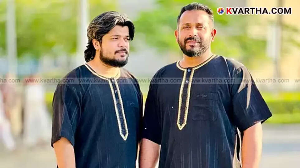 Mohammed Sadiq (left), who died on May 30 and Mohammed Rashid who died on April 25, during happier times.