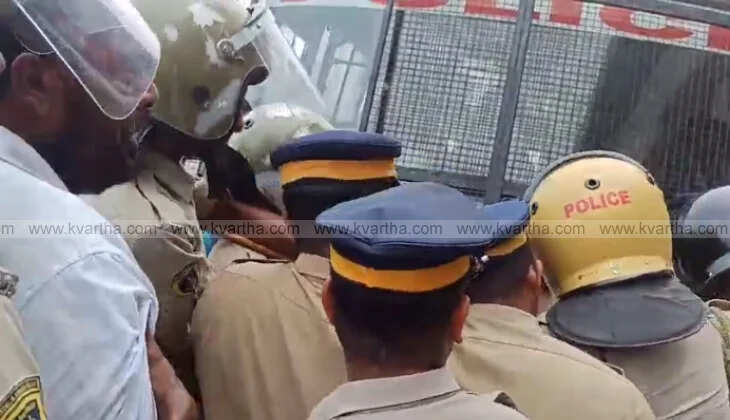 youth congress protest turns violent at pp divyas residence