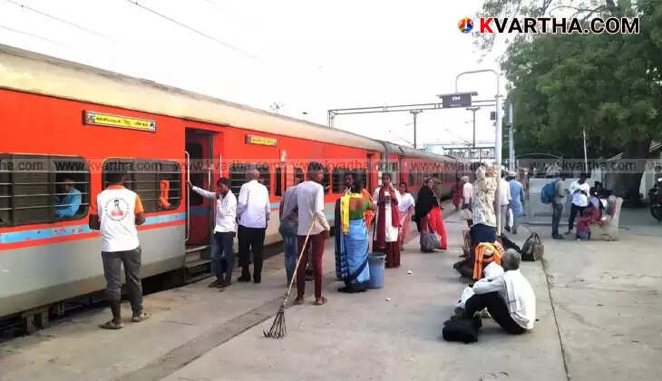 KK Express train halted at Wadi railway station for security check