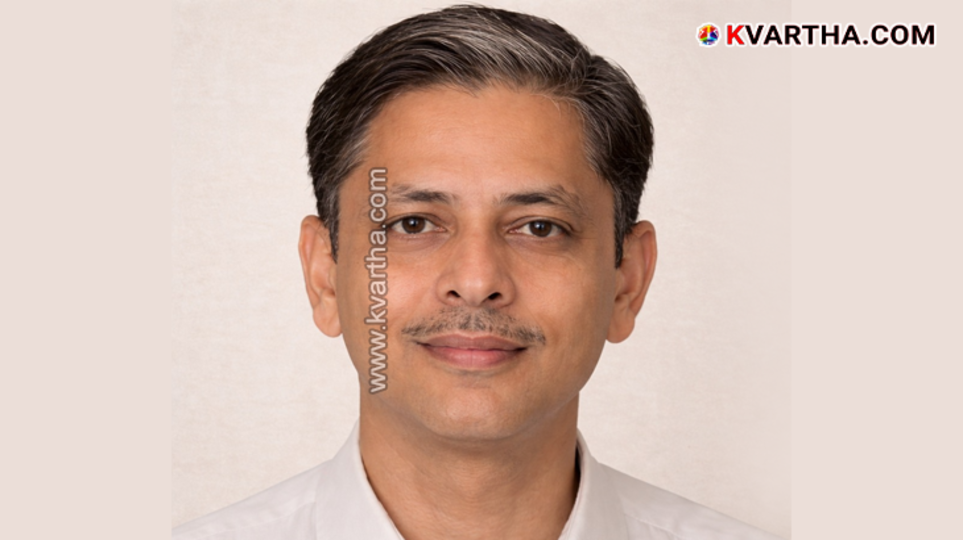 A symbolic scene of V.K. Ashraf and Kookanam Rahman receiving the award.