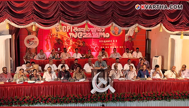 Binoy Viswam speaking at a CPI event.