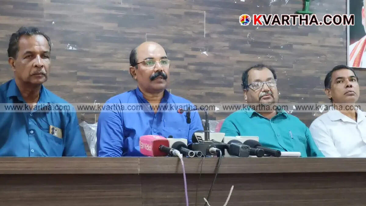 K.K. Vinod Kumar speaking at a press conference in Kannur