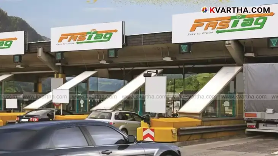  FASTag scanner at an Indian toll plaza